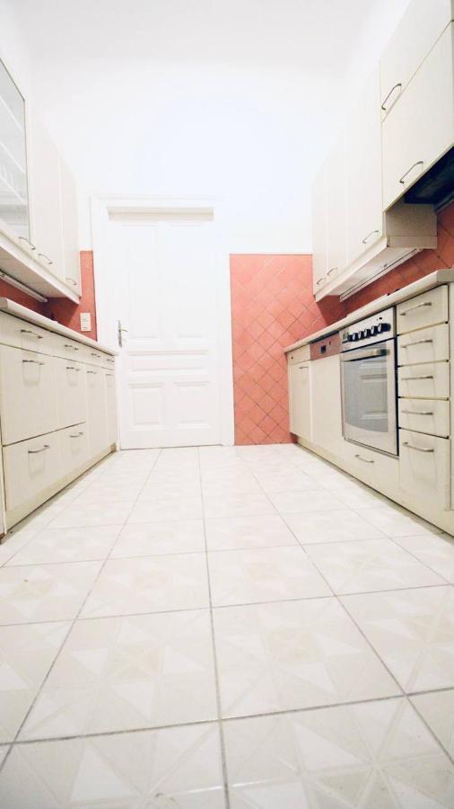 Modern Double Room Js B Вена Экстерьер фото