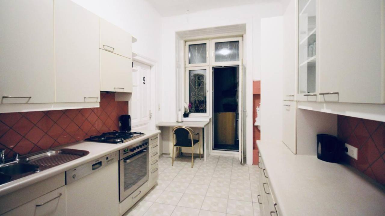 Modern Double Room Js B Вена Экстерьер фото