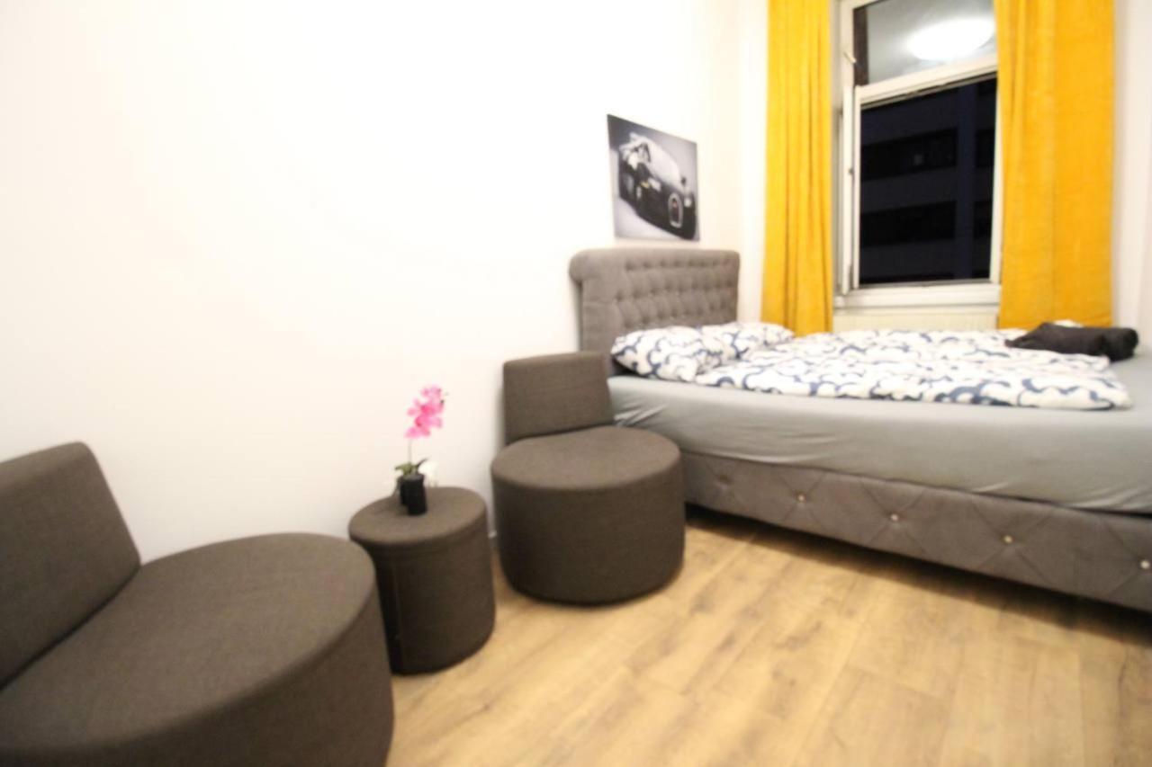 Modern Double Room Js B Вена Экстерьер фото