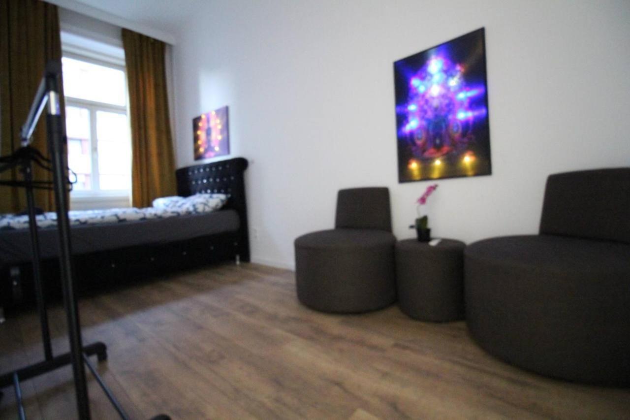 Modern Double Room Js B Вена Экстерьер фото