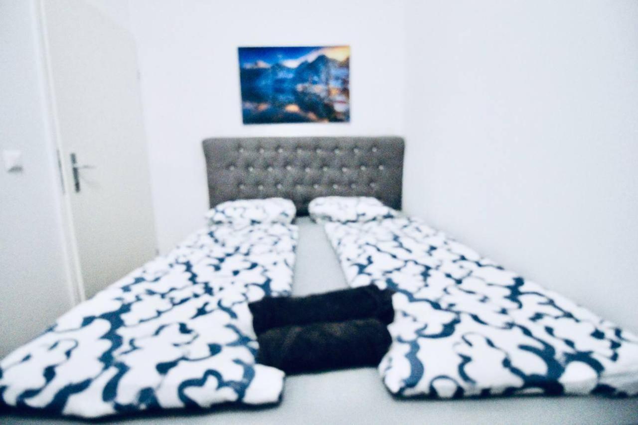 Modern Double Room Js B Вена Экстерьер фото